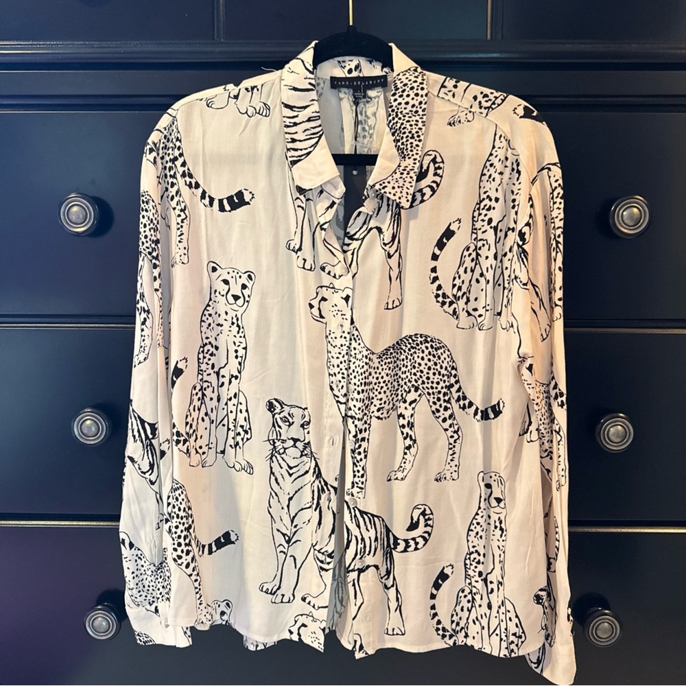 Jane and Delaney Animal Print Button-Up Shirt Sz L